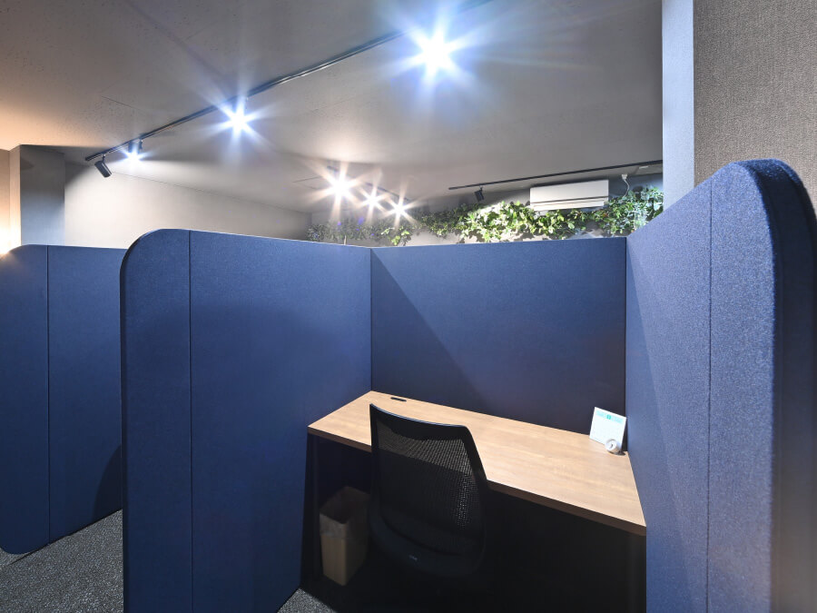 津市でオフィスデザイナーが手掛けた、集中とくつろぎにこだわった空間　ACRO STUDY　個室スペース