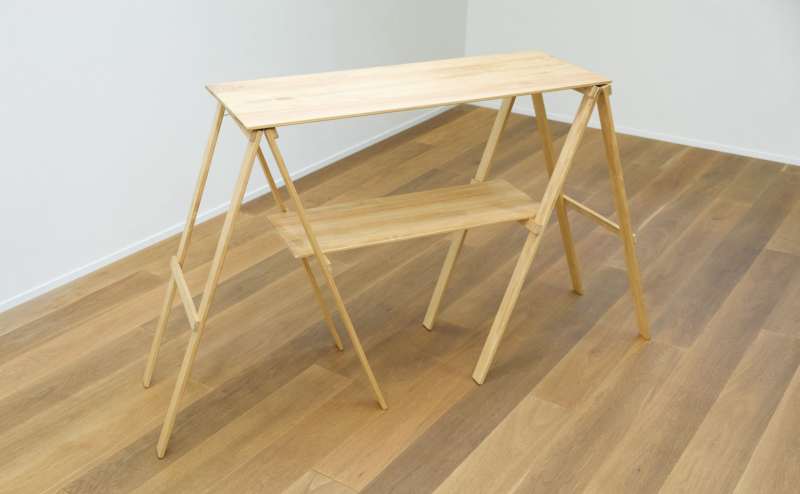 組み立て式テーブル。商品の陳列などにも便利。