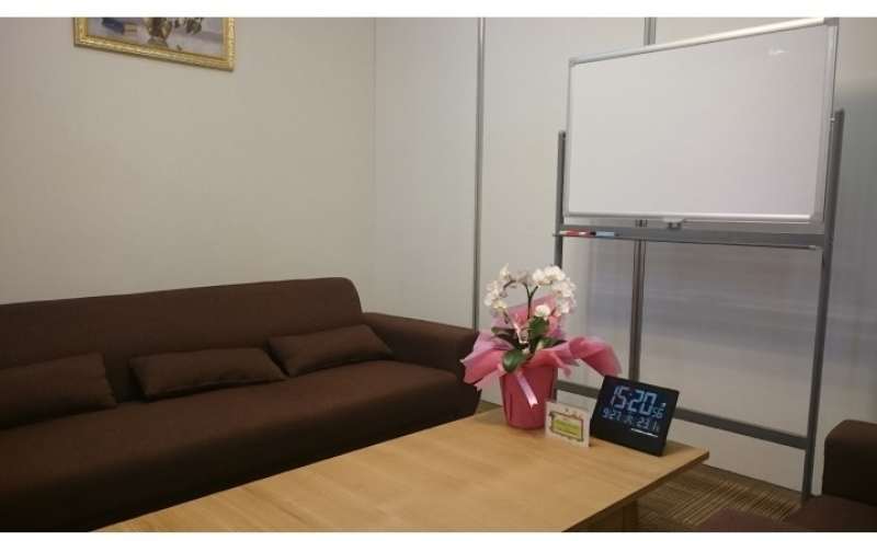 会議室a 大阪梅田駅近 完全個室 静かな環境の格安貸会議室 Wi Fi モニター無料 くーある