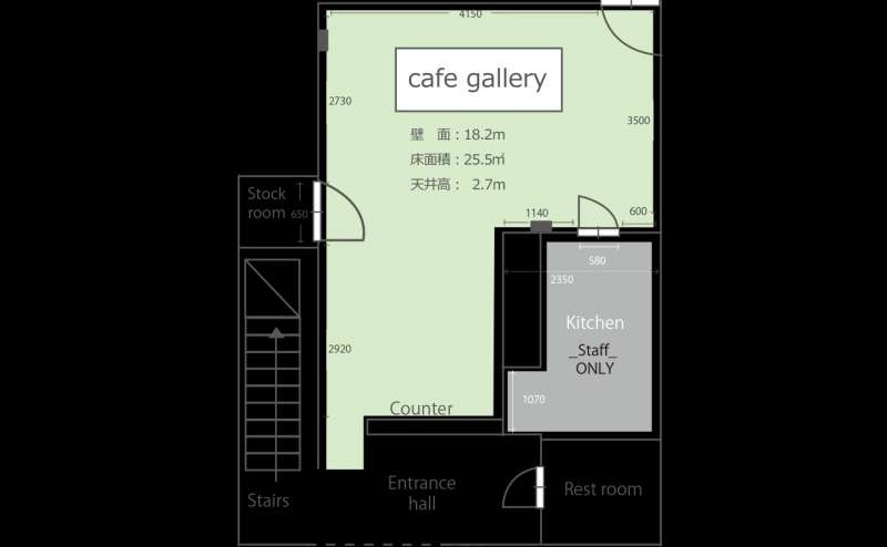 カフェの見取り図です 左側の階段を利用してエキシビジョンルームのある地下に降りることができます