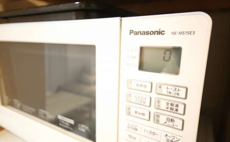 電子レンジはオーブン機能付き！お菓子作りも可能です。