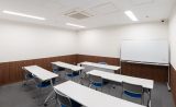カルチャースクールや教室にも使いやすい広さ30.2㎡の駅近会議室。お気軽にご利用いただけます